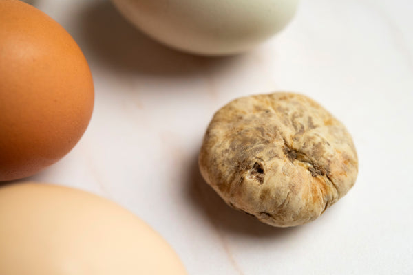 BOX - Fresh winter Truffles, condiments, fresh eggs and mushrooms